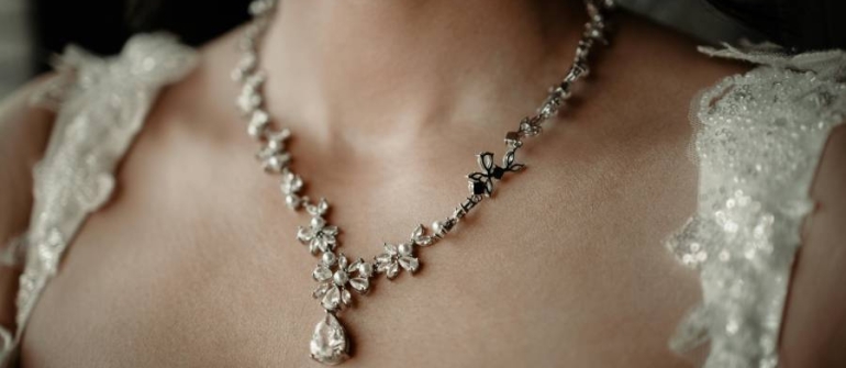 Comment reconnaître un vrai collier Swarovski ?