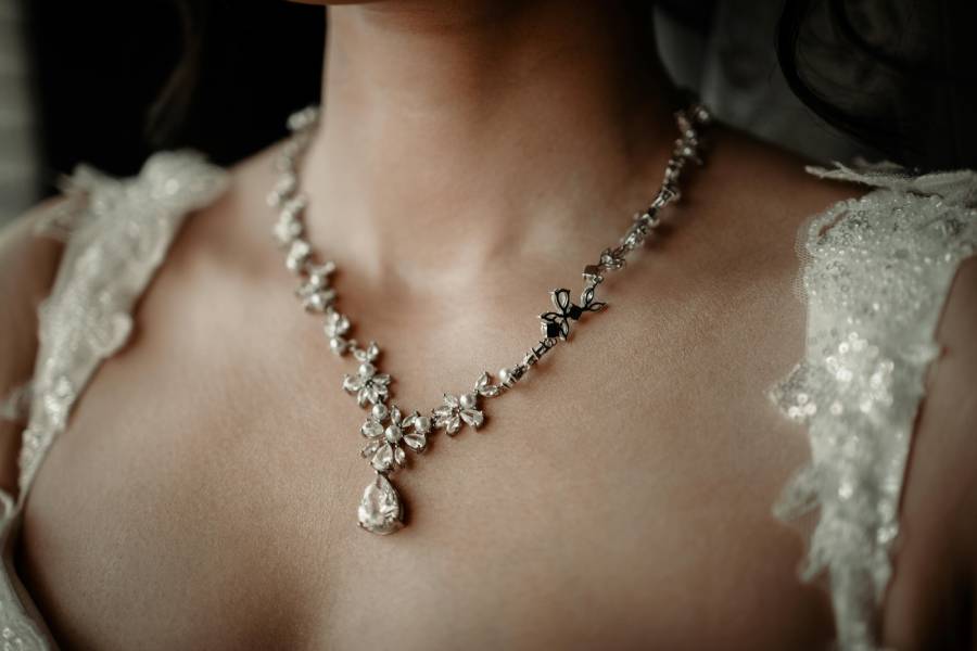Comment reconnaître un vrai collier Swarovski ?
